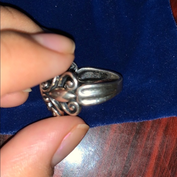 Beautiful Sterling Silver Ring - Picture 8 of 9